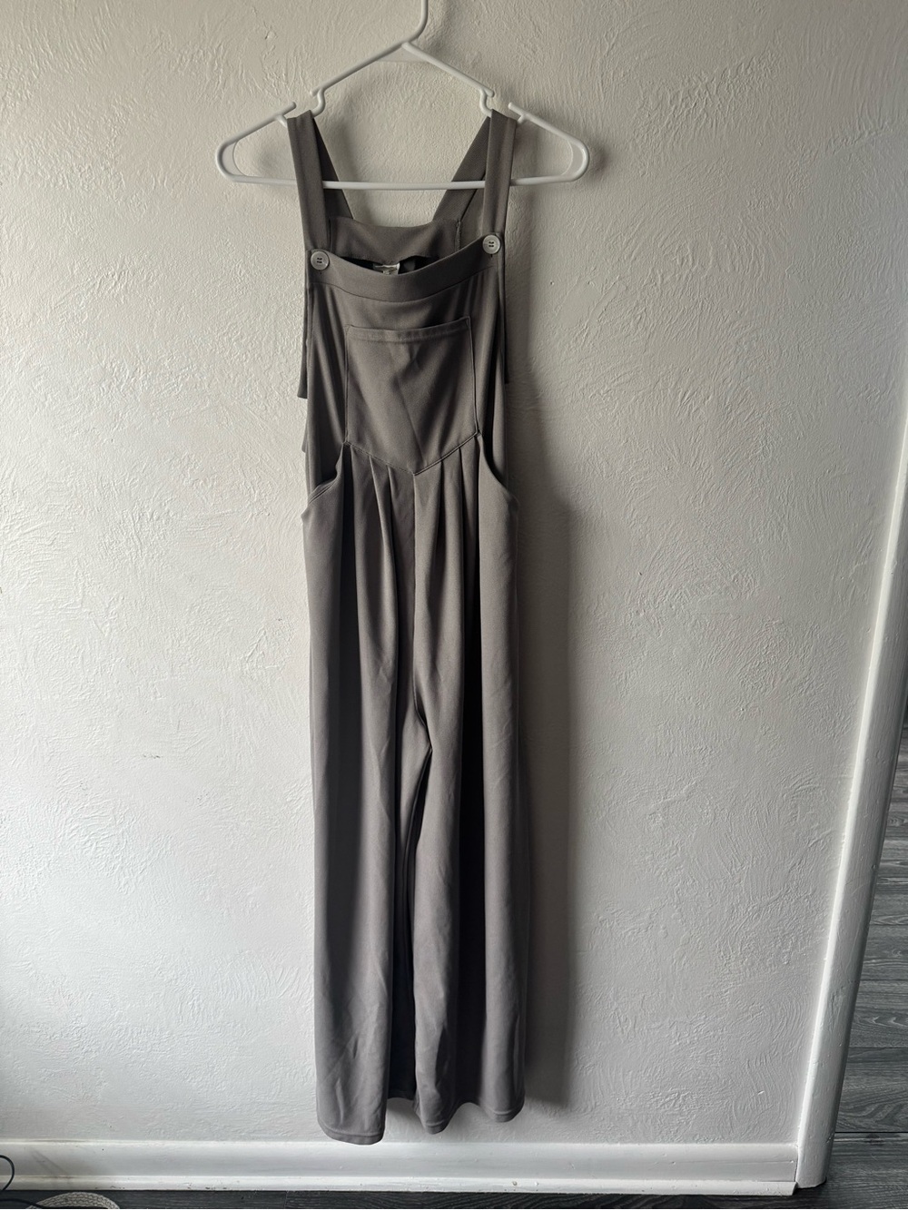 HALARA Gray Wide-Leg Suspender Jumpsuit NWOT